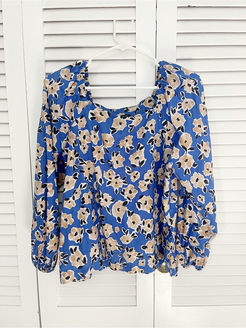Ann Taylor floral blouse blue large petite